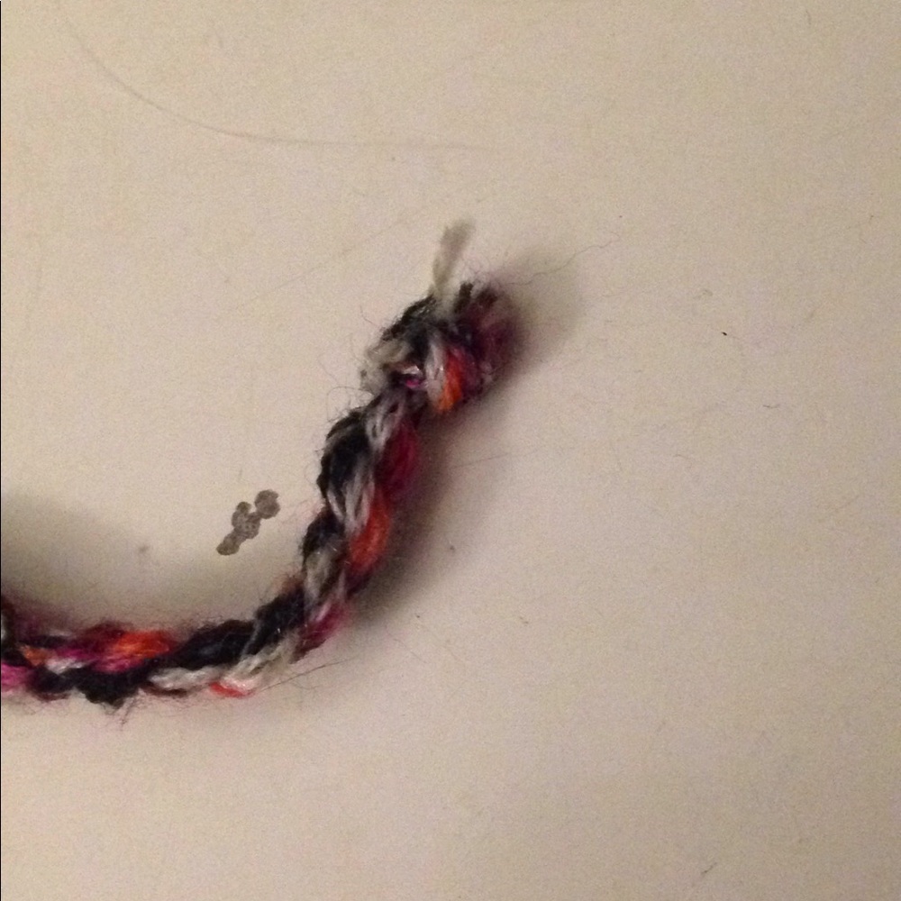 Hand made woven bracelet - Picture 4 of 5
